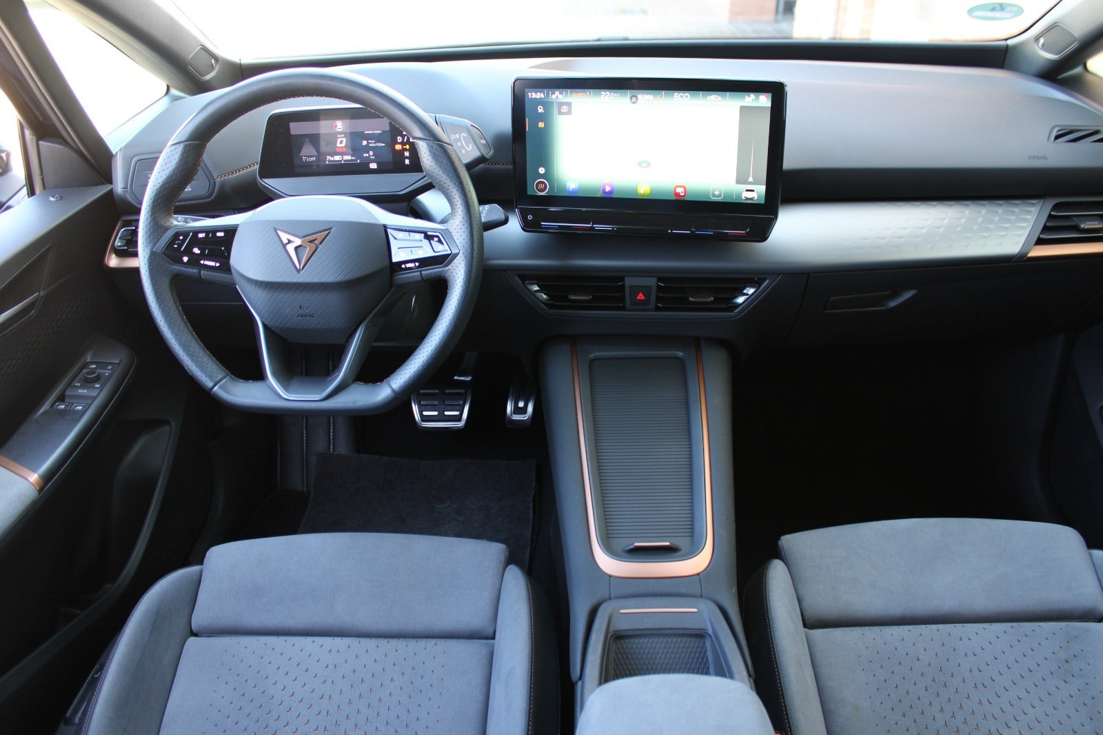 Grå Cupra Born fra 2024