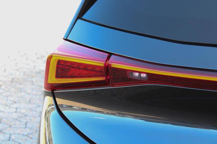 Grå Cupra Born fra 2024