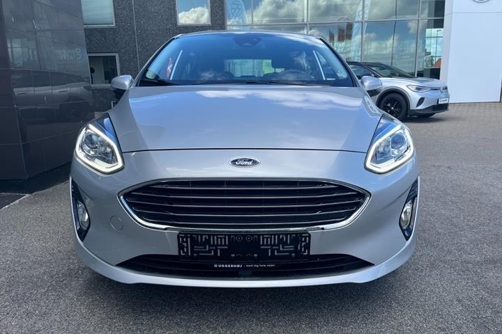 Sølv Ford Fiesta fra 2020