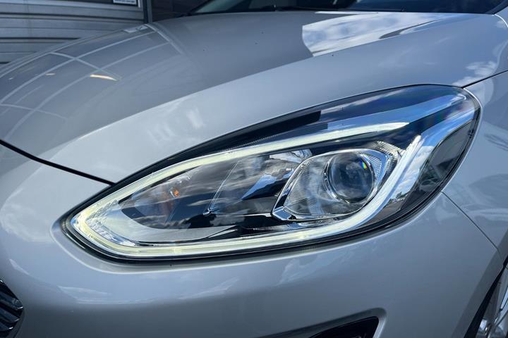 Sølv Ford Fiesta fra 2020