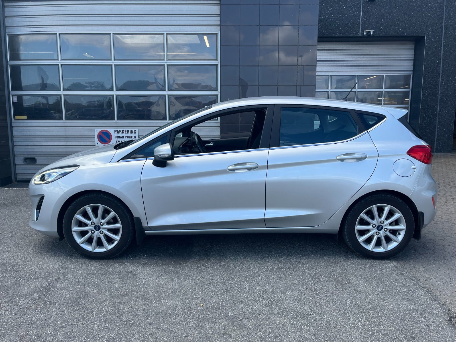 Sølv Ford Fiesta fra 2020