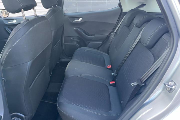 Sølv Ford Fiesta fra 2020