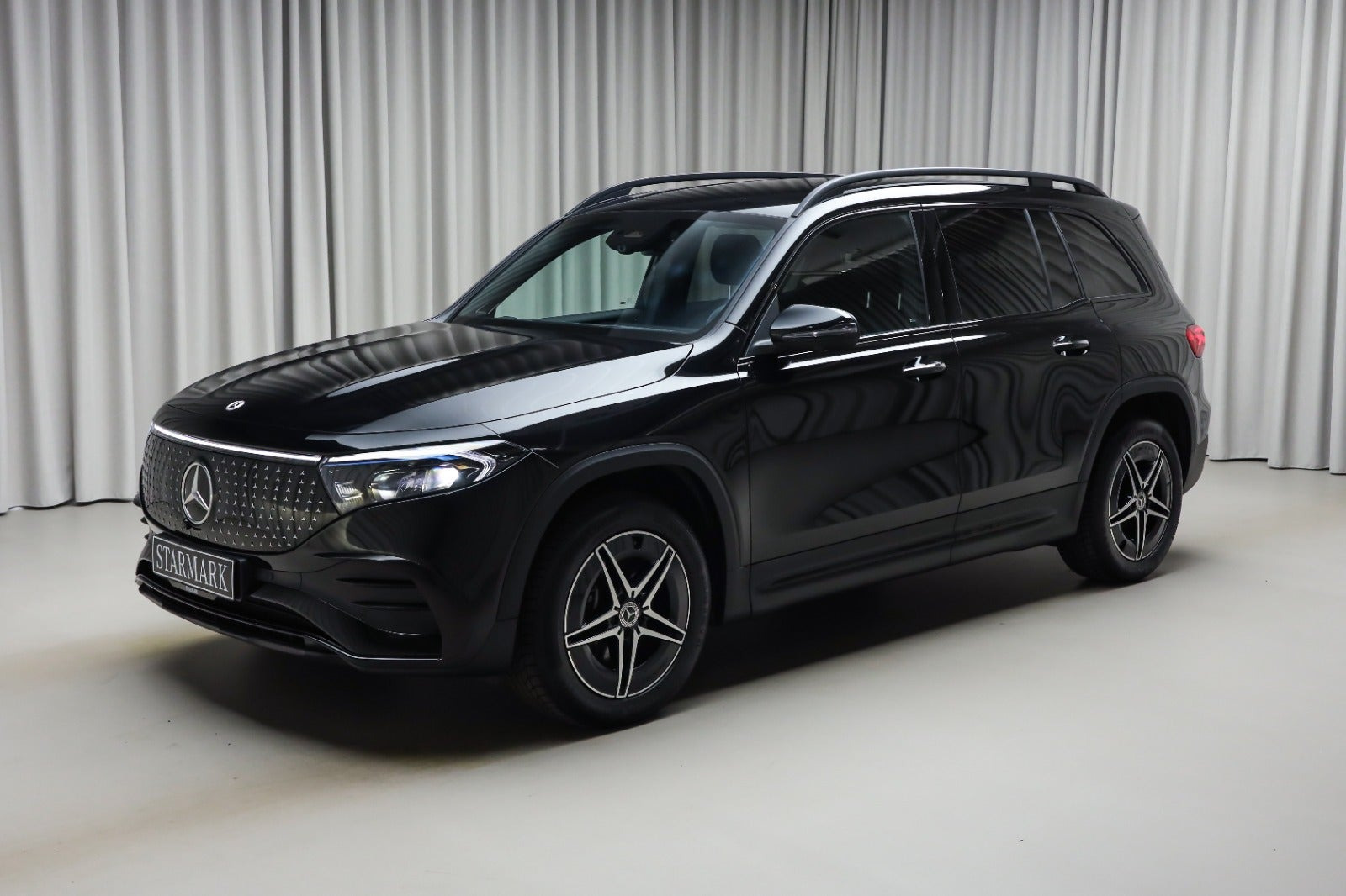 Sort Mercedes EQB250+ fra 2026