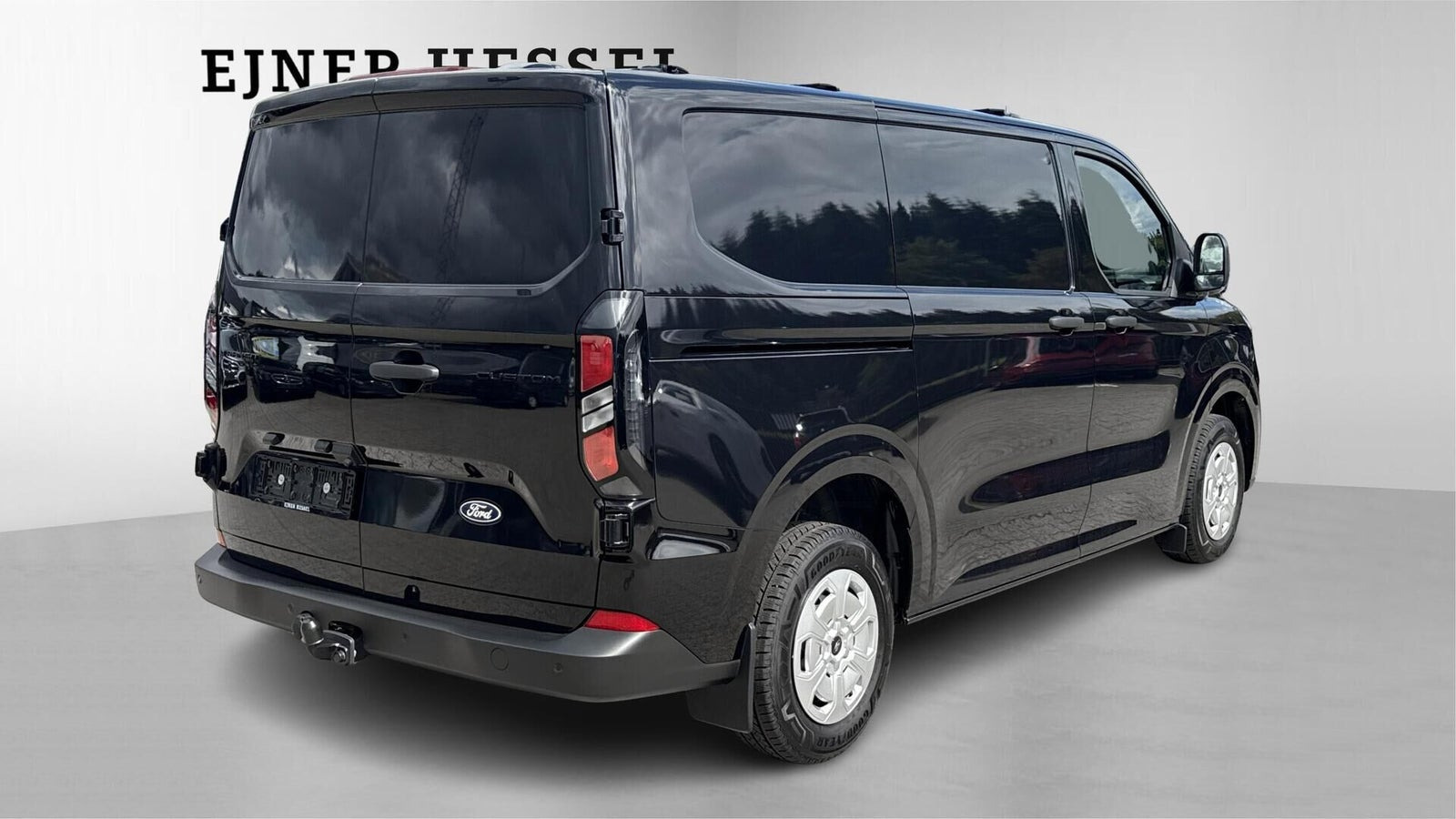 Sort Ford Transit Custom 320 L1 fra 2026