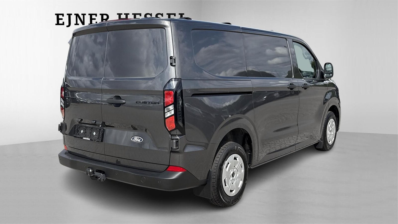 Grå Ford Transit Custom 320 L1 fra 2026