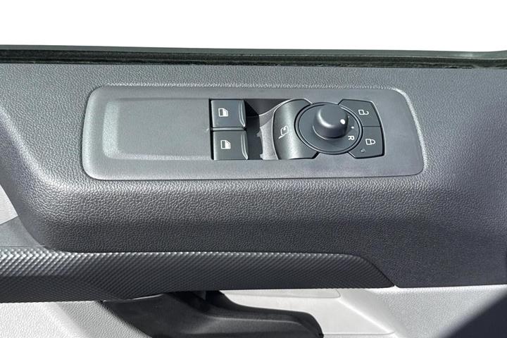 Grå Ford Transit Custom 320 L1 fra 2026