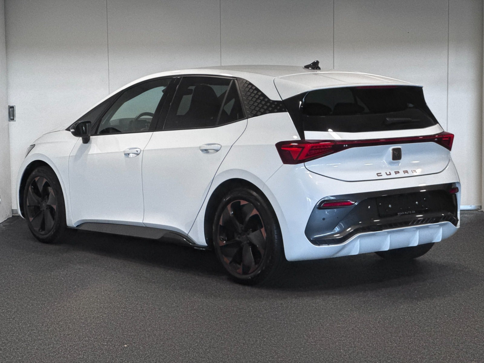 Hvid Cupra Born fra 2024