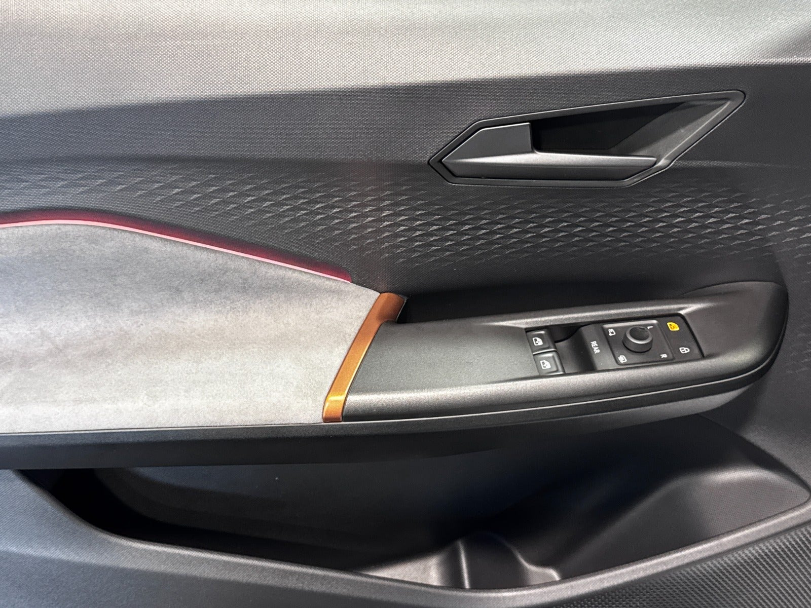 Hvid Cupra Born fra 2024