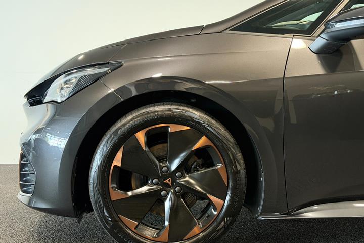 Grå Cupra Born fra 2024