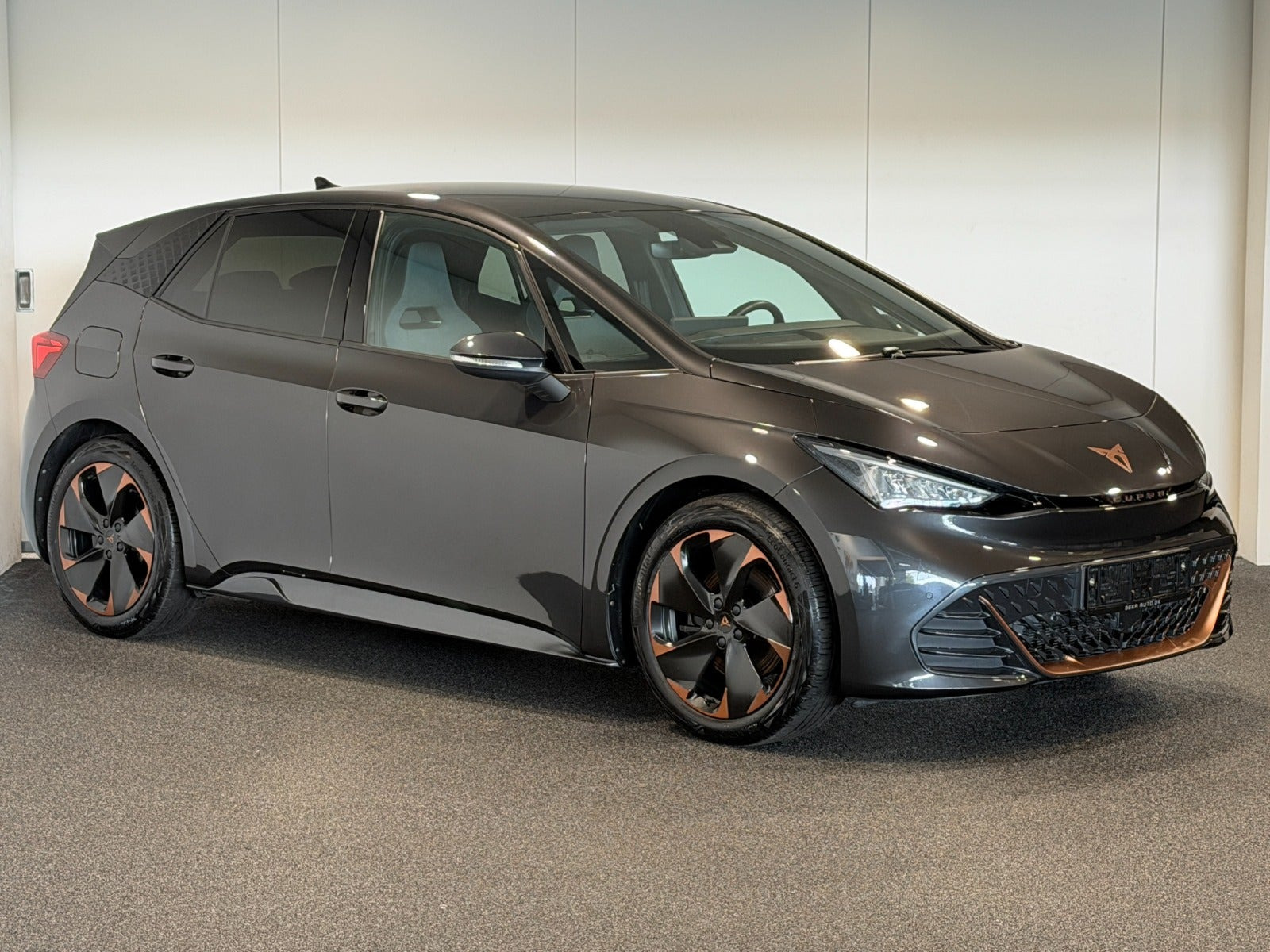 Grå Cupra Born fra 2024