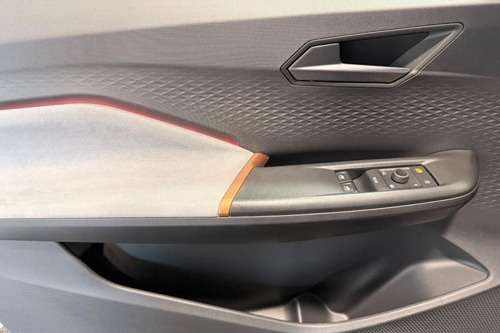 Grå Cupra Born fra 2024
