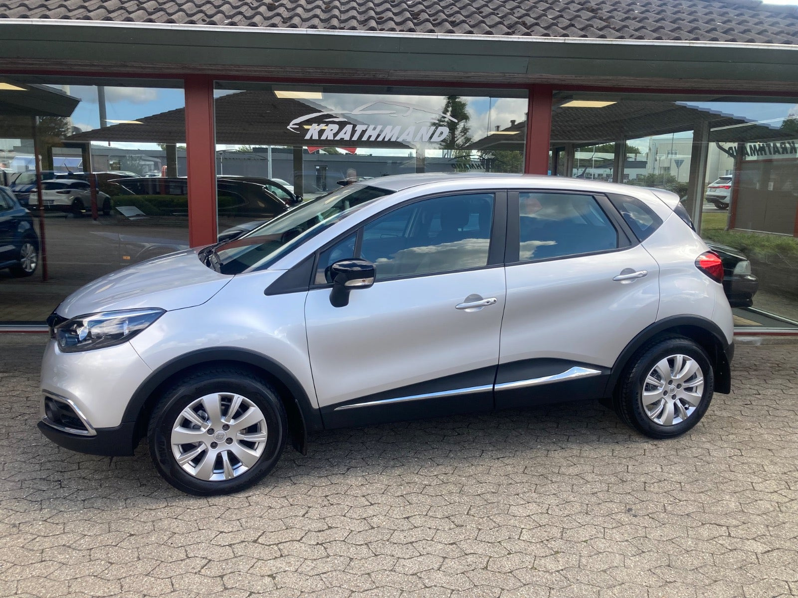 Sølv Renault Captur fra 2016