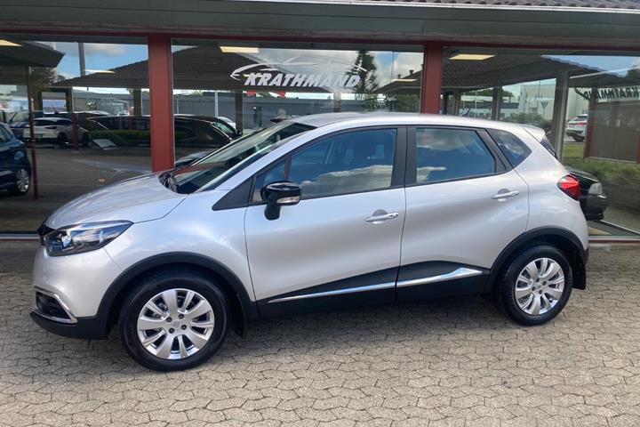 Sølv Renault Captur fra 2016