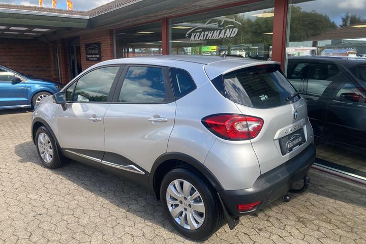 Sølv Renault Captur fra 2016