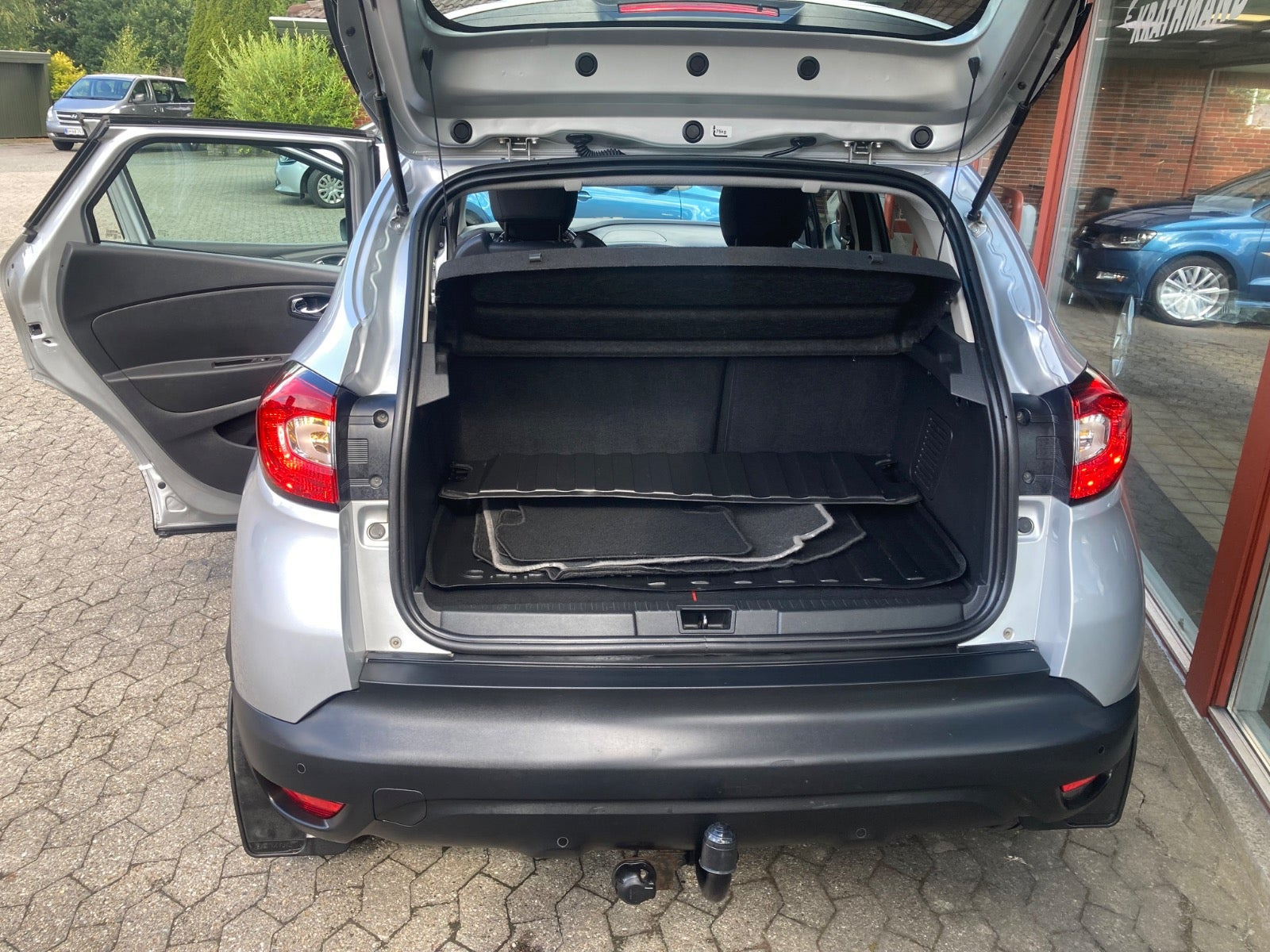 Sølv Renault Captur fra 2016