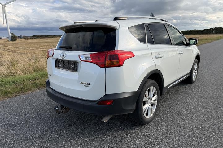 Hvid Toyota RAV4 fra 2013