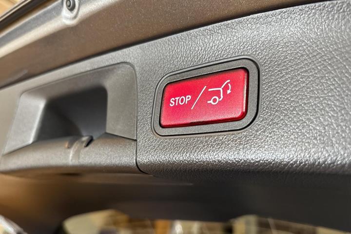 Grå Mercedes EQA250+ fra 2025