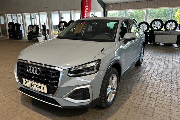 Grå Audi Q2 fra 2022
