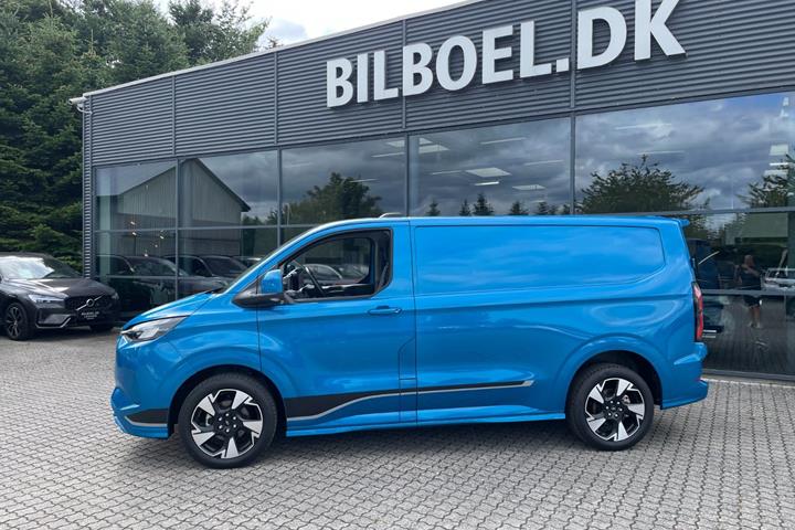 Blå Ford E-Transit Custom 320 L1 fra 2024