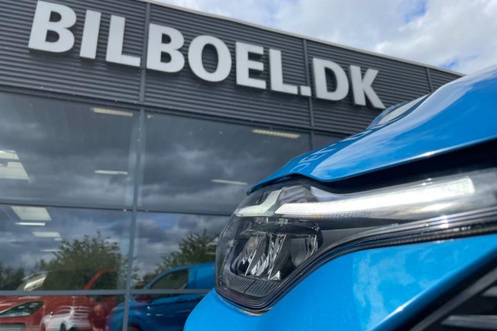 Blå Ford E-Transit Custom 320 L1 fra 2024