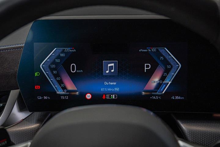 Grå BMW iX2 fra 2025