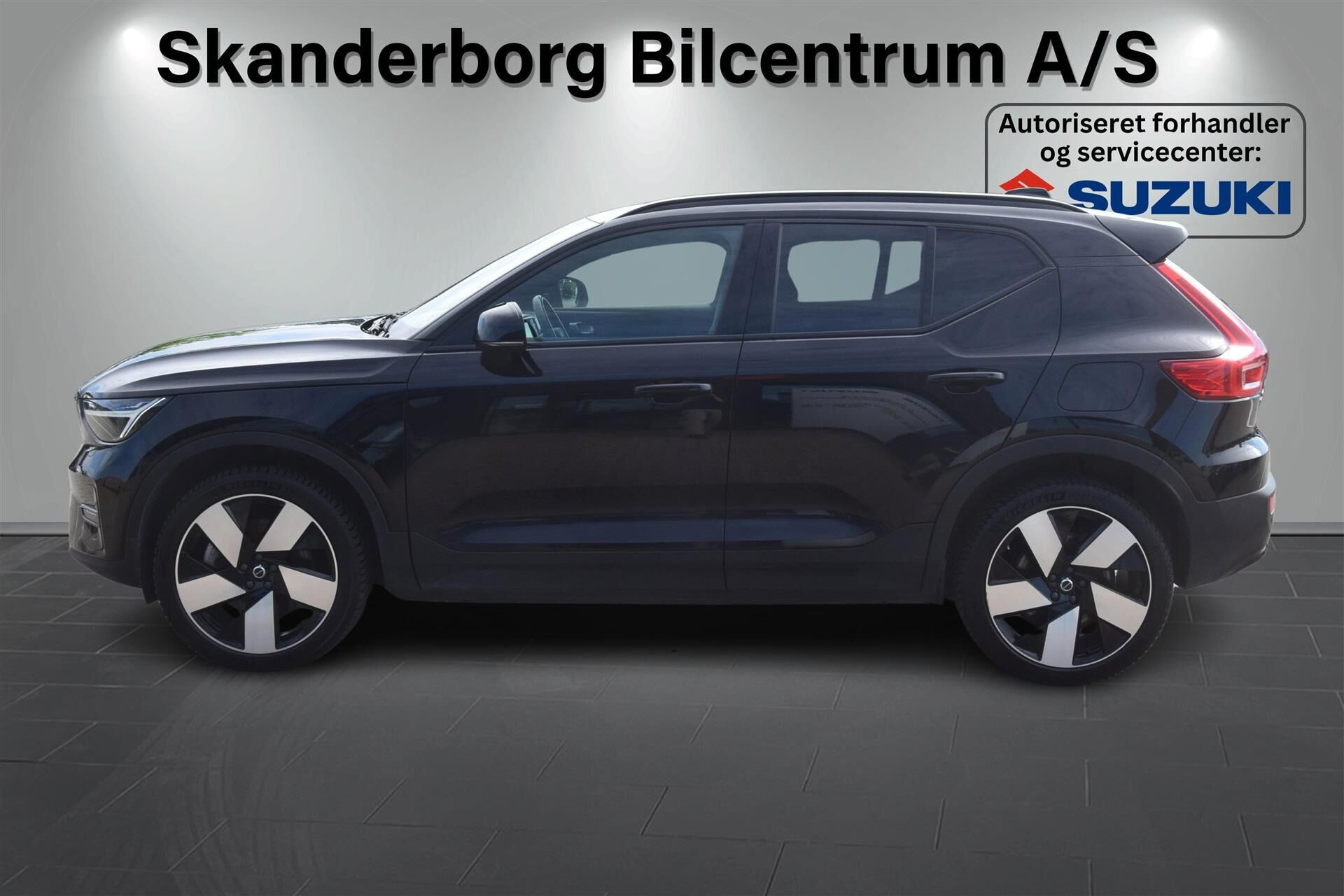 Sort Volvo XC40 fra 2023