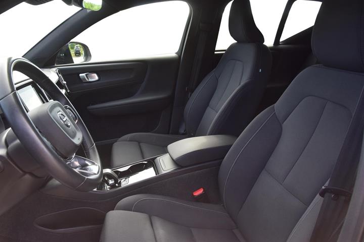 Sort Volvo XC40 fra 2023
