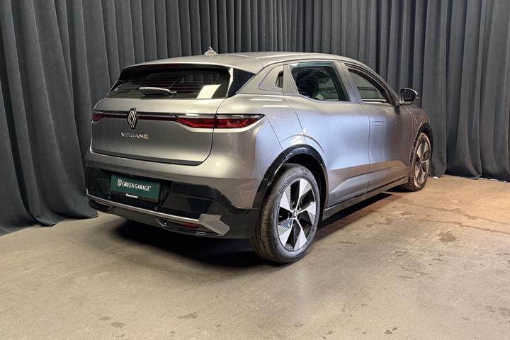 Grå Renault Mégane fra 2022