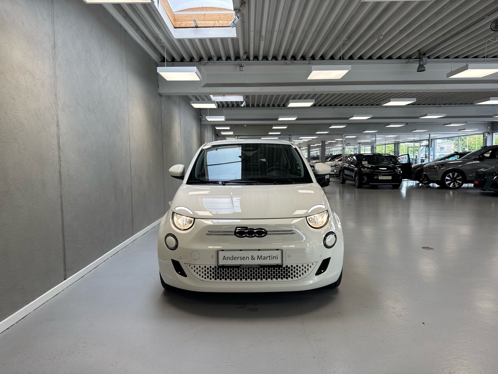 Hvid Fiat 500e fra 2023