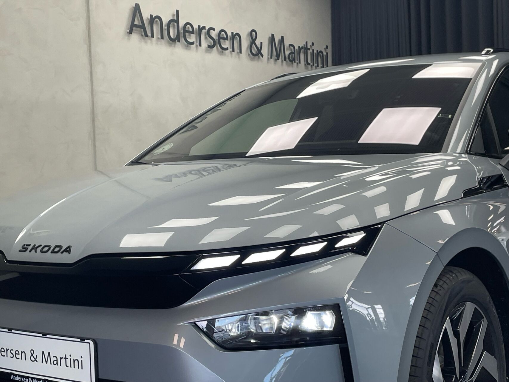 Grå Skoda Enyaq fra 2026