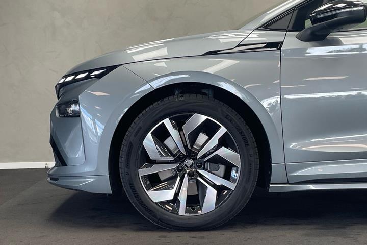 Grå Skoda Enyaq fra 2026