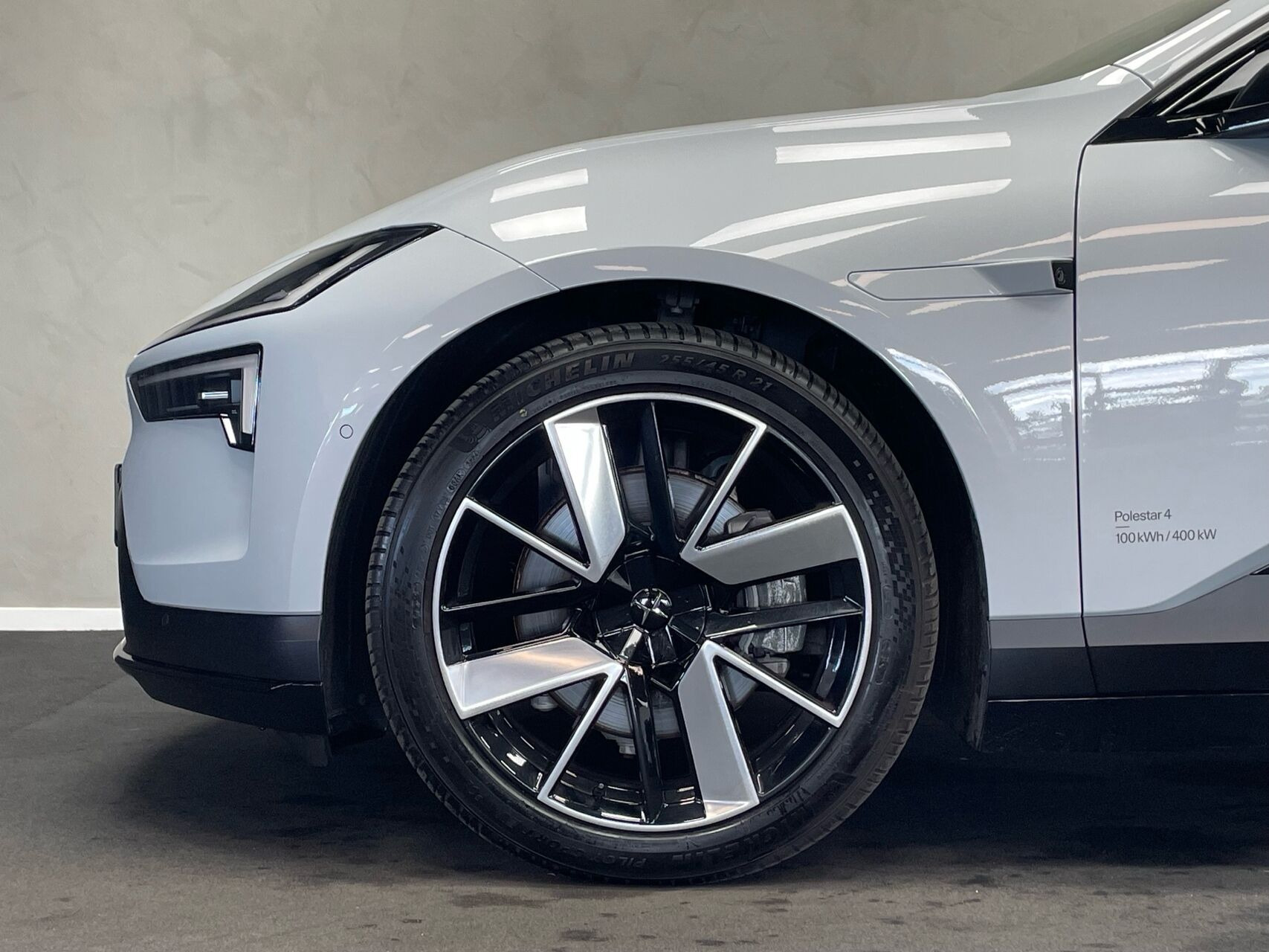 undefined Polestar 4 fra 2025