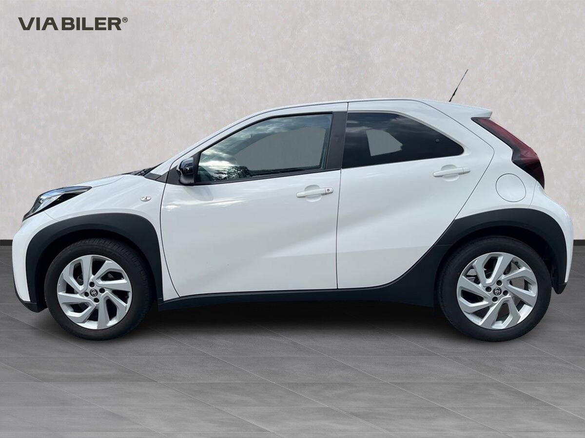 Hvid Toyota Aygo X fra 2025