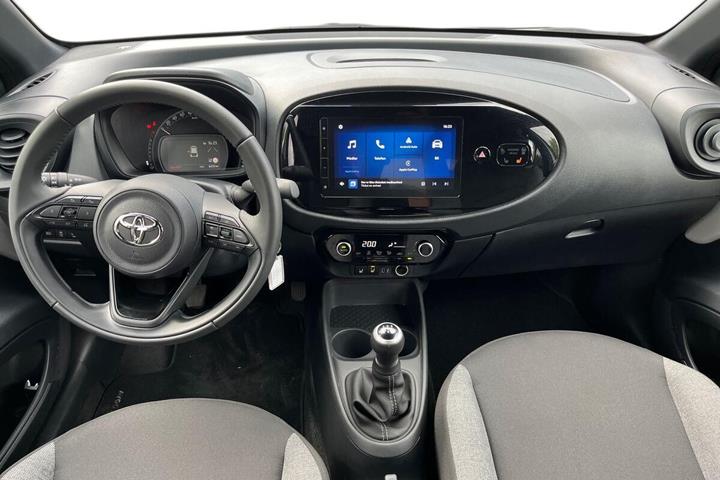 Hvid Toyota Aygo X fra 2025
