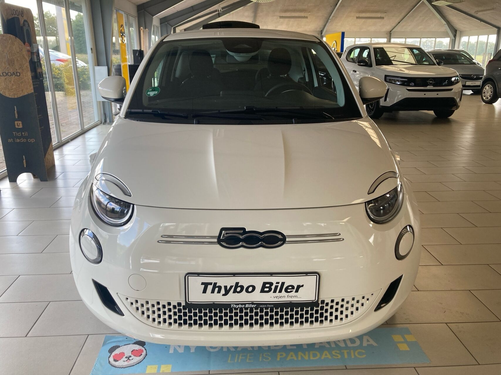 Hvid Fiat 500e fra 2023