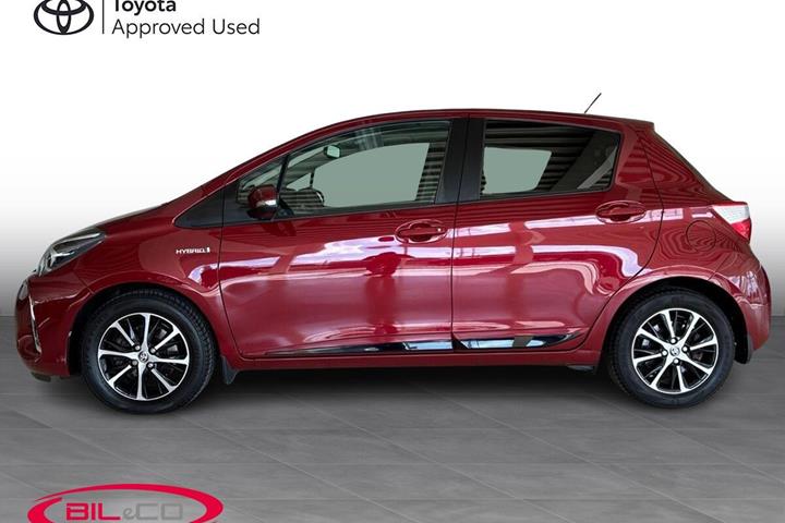 Rød Toyota Yaris fra 2018