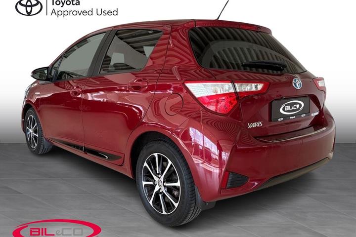 Rød Toyota Yaris fra 2018
