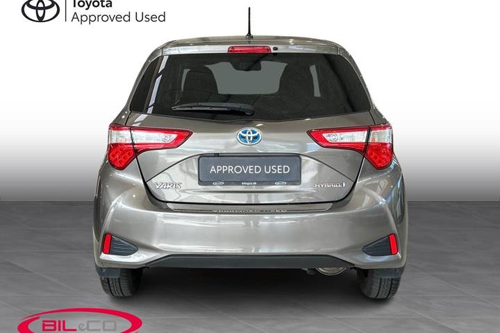 Bronze Toyota Yaris fra 2019
