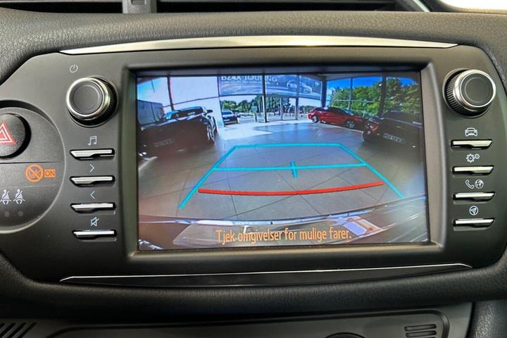 Bronze Toyota Yaris fra 2019