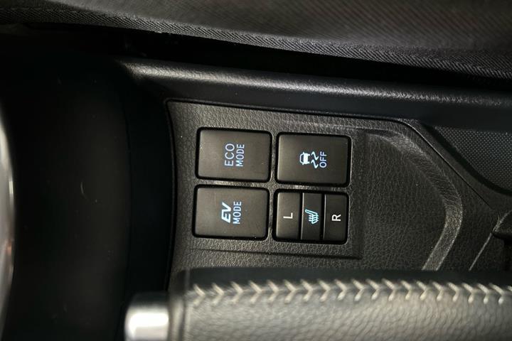Bronze Toyota Yaris fra 2019