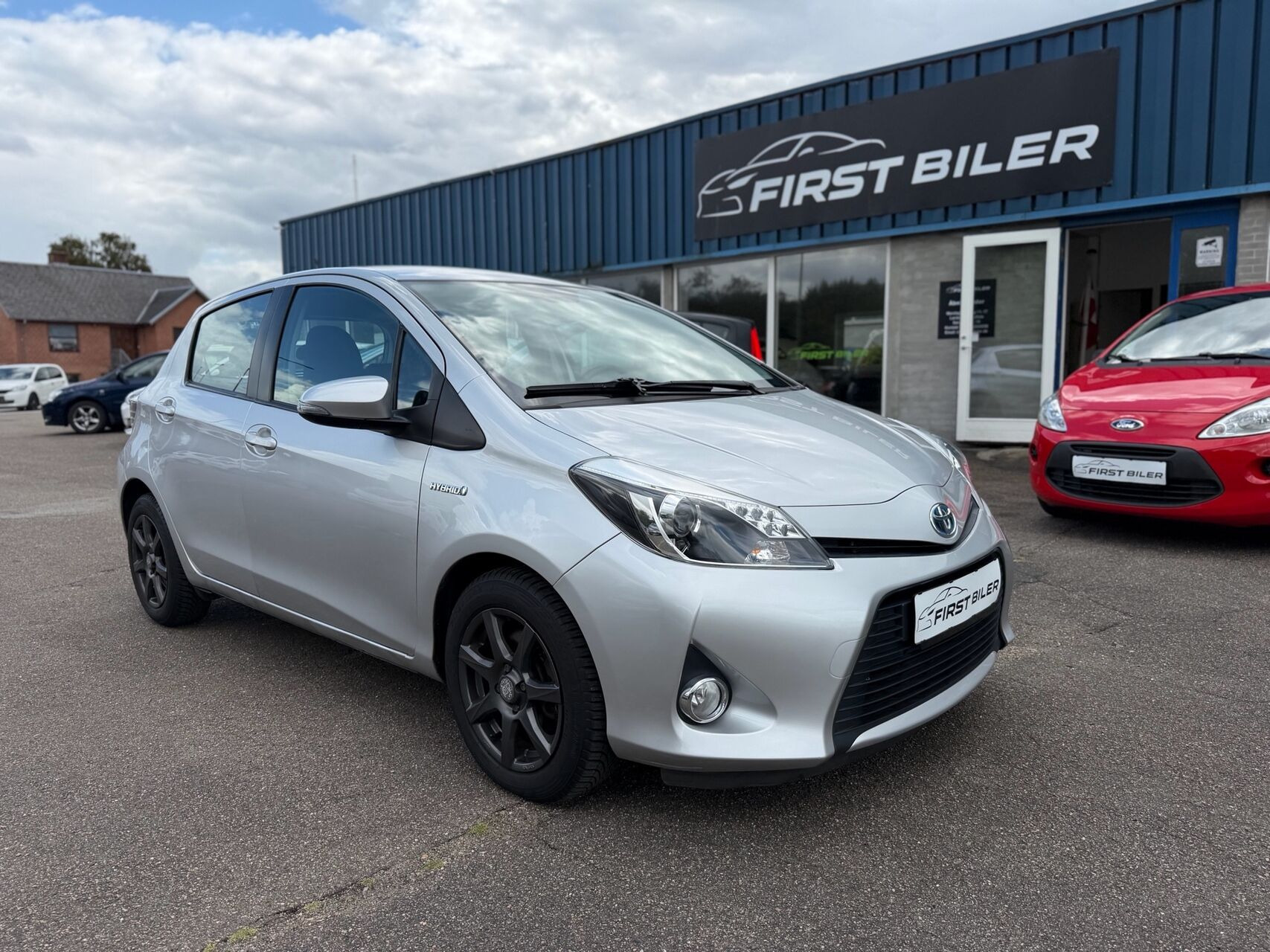 Toyota Yaris 1,5 VVT-I  Hybrid H2 Touch E-CVT 100HK 5d Aut.