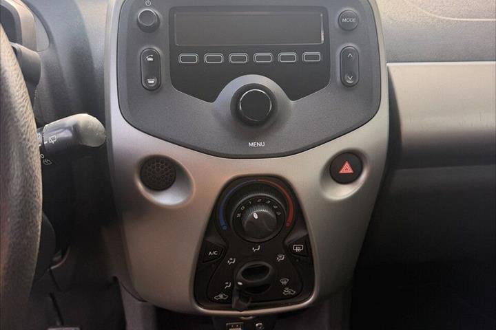 Sort Peugeot 108 fra 2017