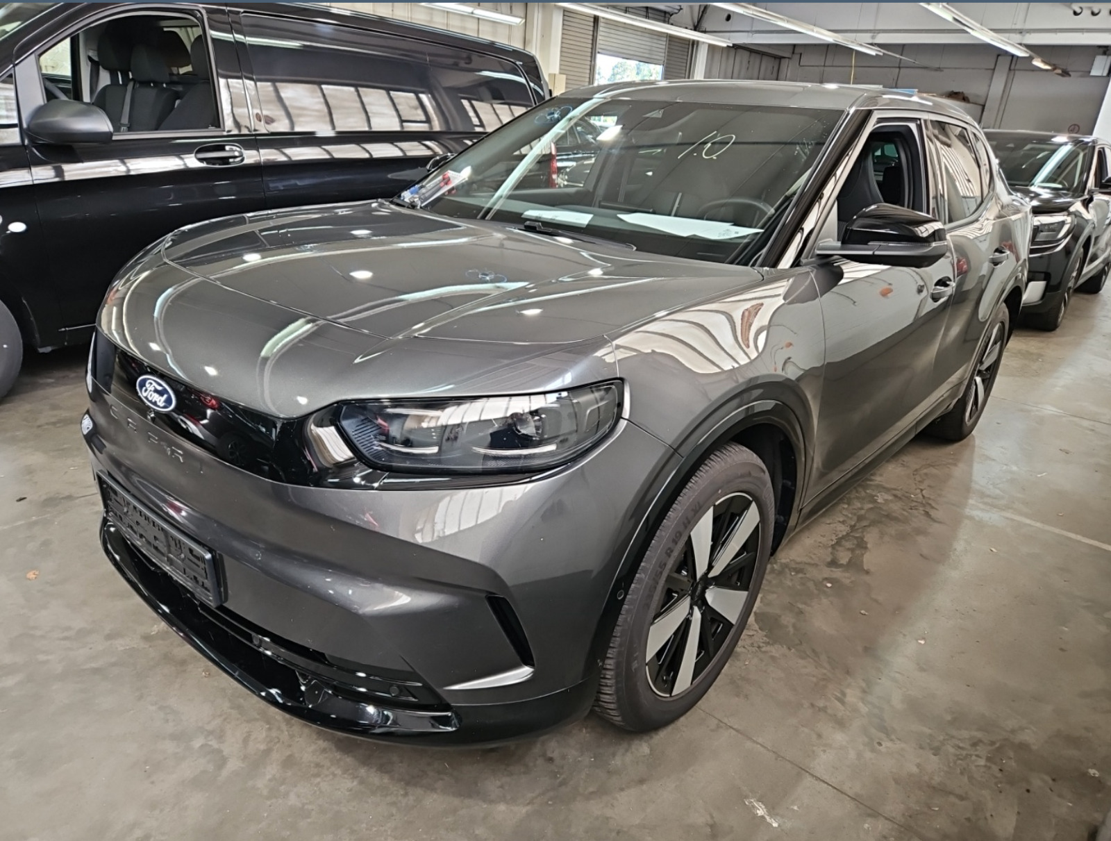 Sort Ford Capri fra 2025