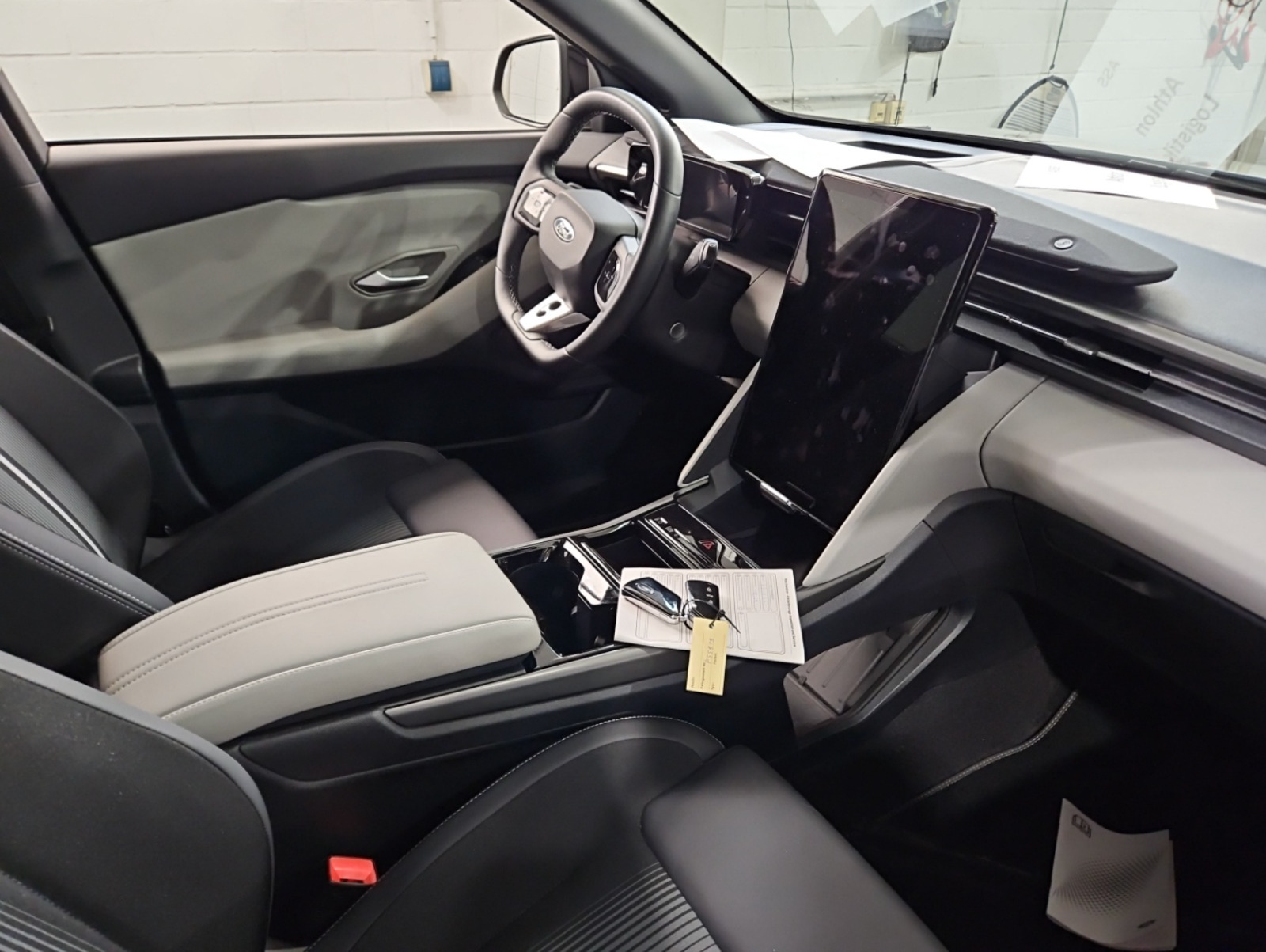 Sort Ford Capri fra 2025