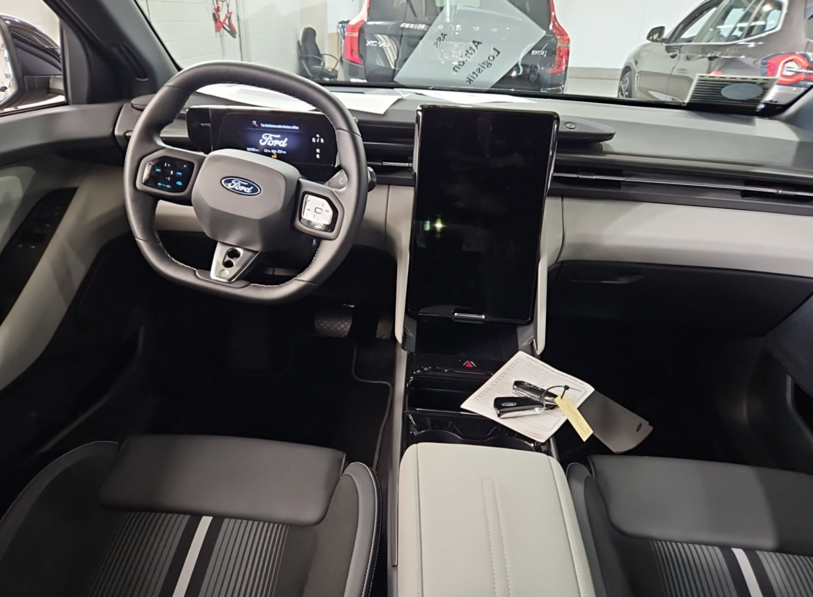 Sort Ford Capri fra 2025