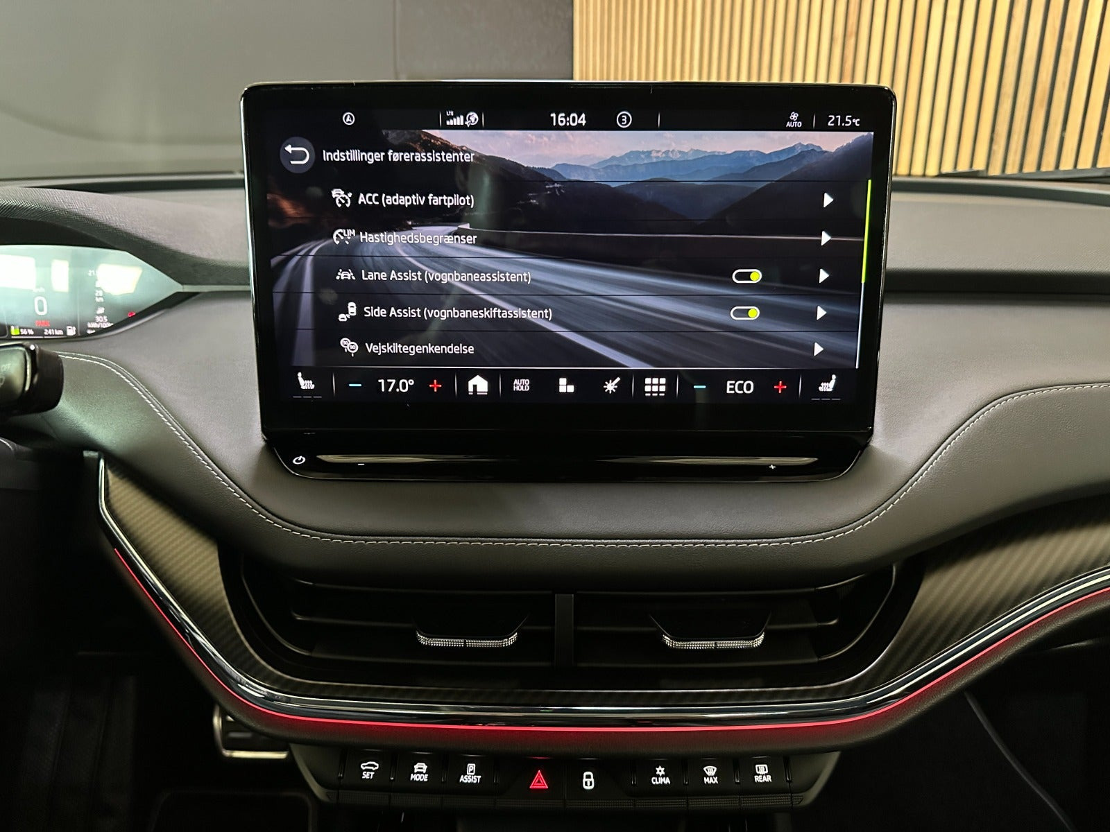 Grå Skoda Enyaq fra 2022