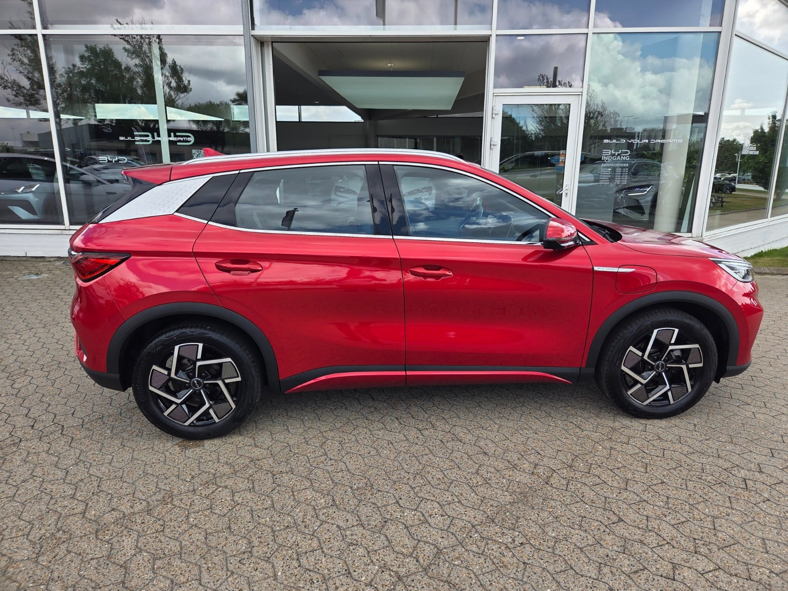 Rød BYD Atto 3 fra 2022