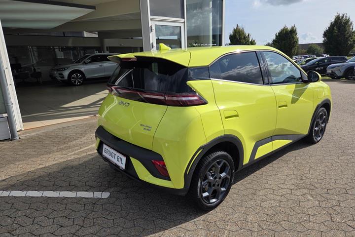 Gul BYD Dolphin Surf fra 2025