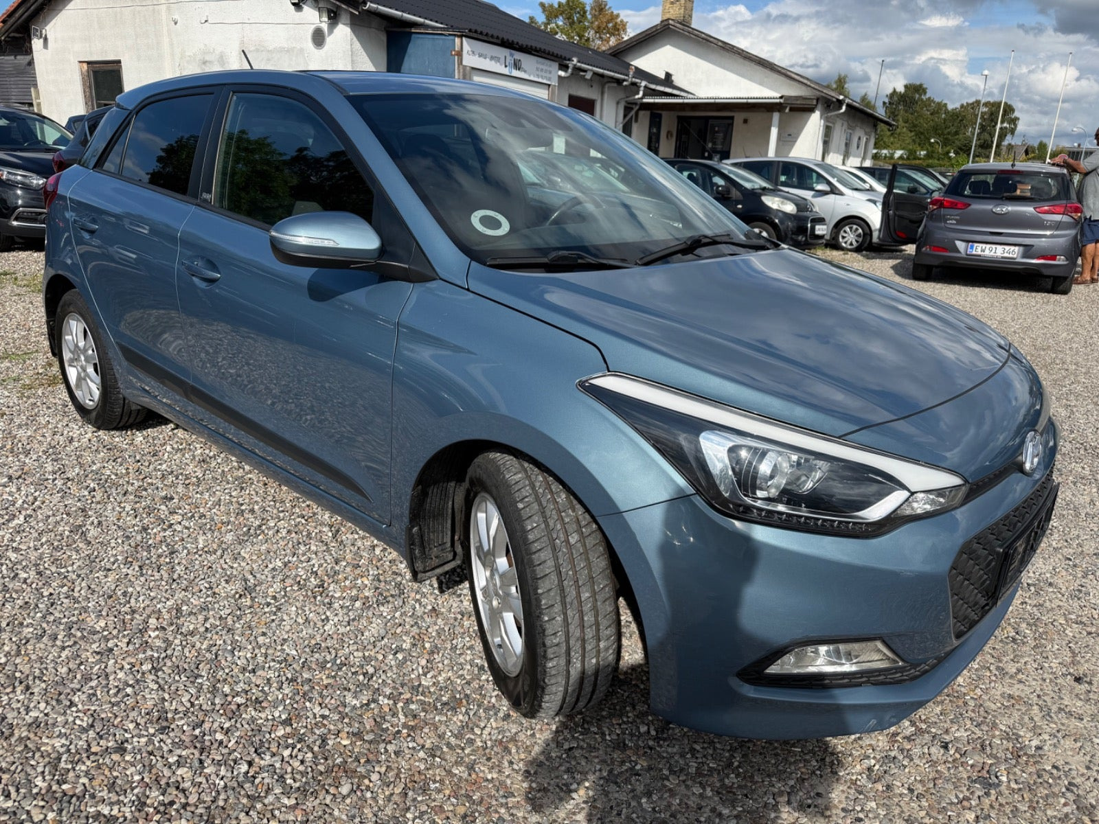 Grå Hyundai i20 fra 2017