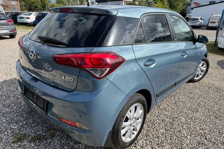 Grå Hyundai i20 fra 2017